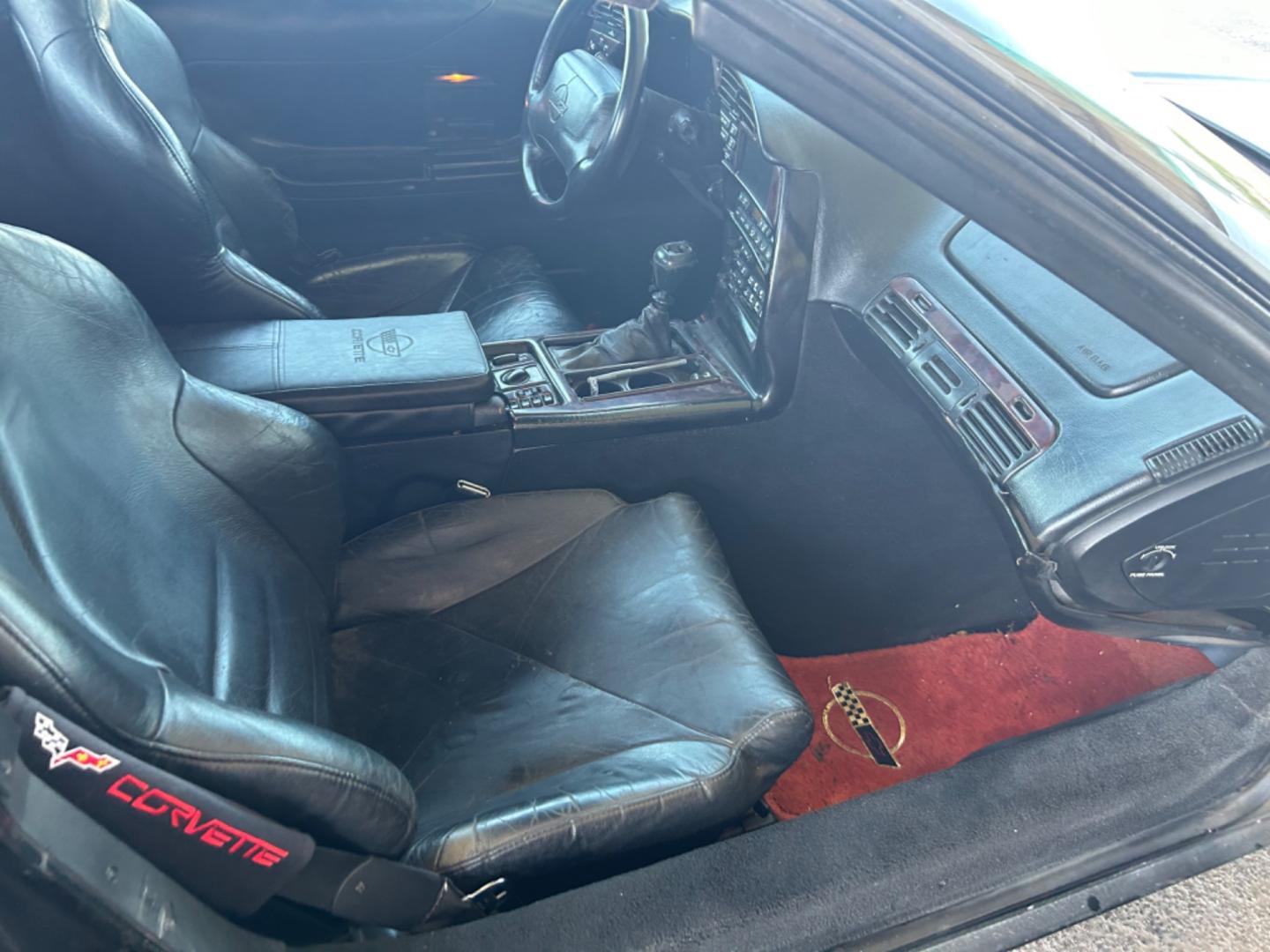 1994 Black /Black Chevrolet Corvette Convertible (1G1YY32P6R5) with an 5.7L V8 OHV 12V engine, 5SPD transmission, located at 1687 Business 35 S, New Braunfels, TX, 78130, (830) 625-7159, 29.655487, -98.051491 - Photo#4